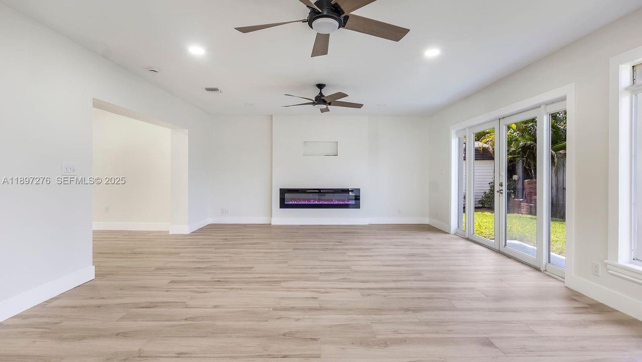 For Sale: $749,000 (3 beds, 2 baths, 1938 Square Feet)