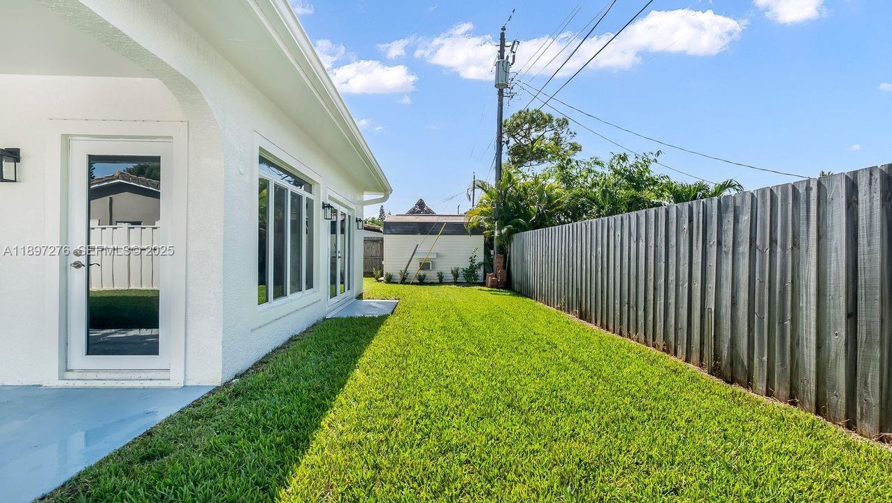 For Sale: $749,000 (3 beds, 2 baths, 1938 Square Feet)