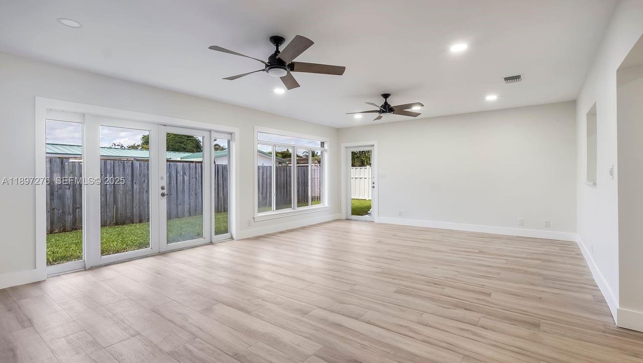 For Sale: $749,000 (3 beds, 2 baths, 1938 Square Feet)