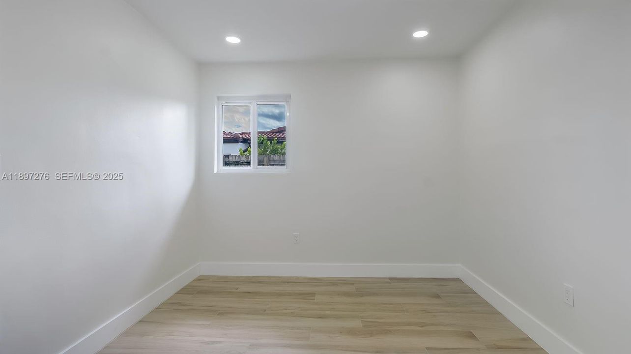 For Sale: $749,000 (3 beds, 2 baths, 1938 Square Feet)