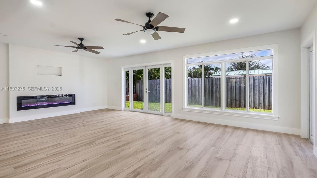 For Sale: $749,000 (3 beds, 2 baths, 1938 Square Feet)