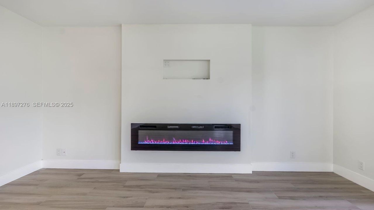 For Sale: $749,000 (3 beds, 2 baths, 1938 Square Feet)