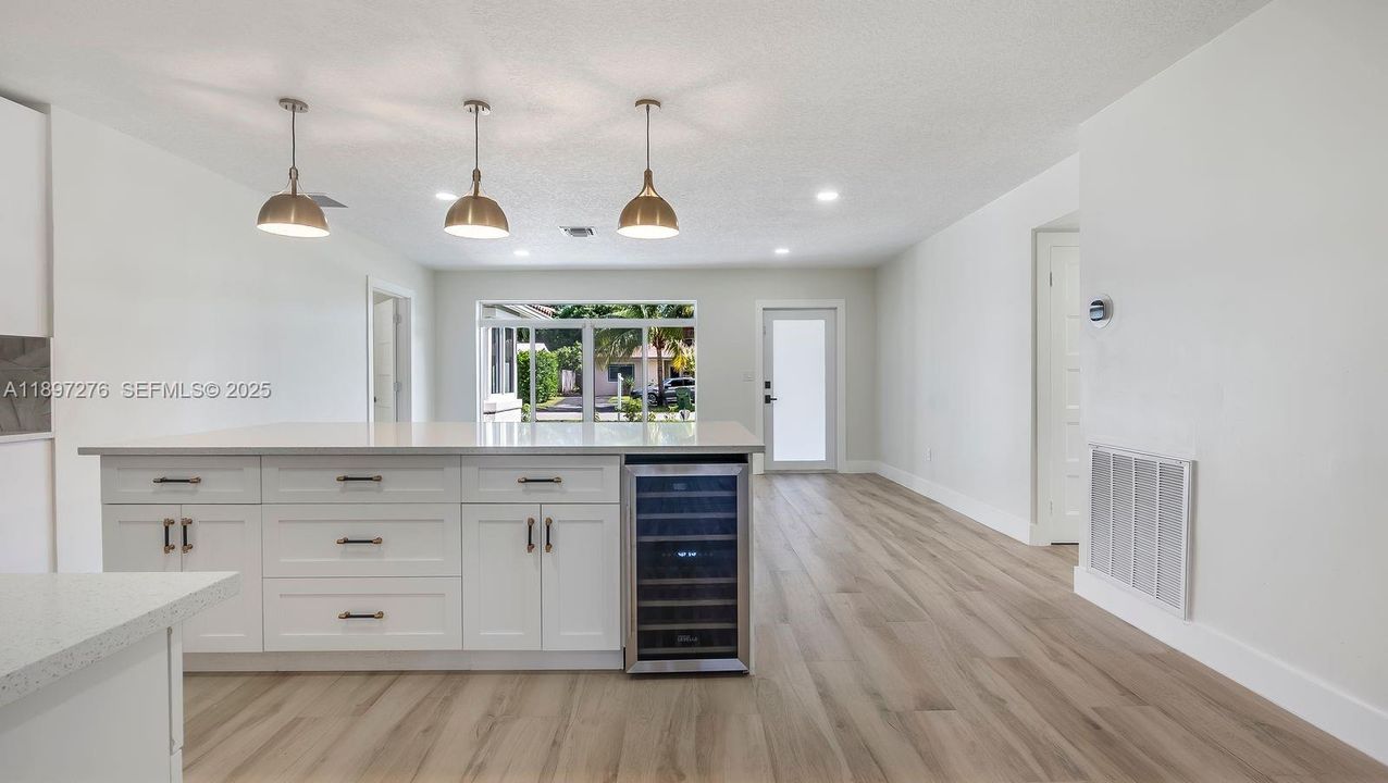 For Sale: $749,000 (3 beds, 2 baths, 1938 Square Feet)