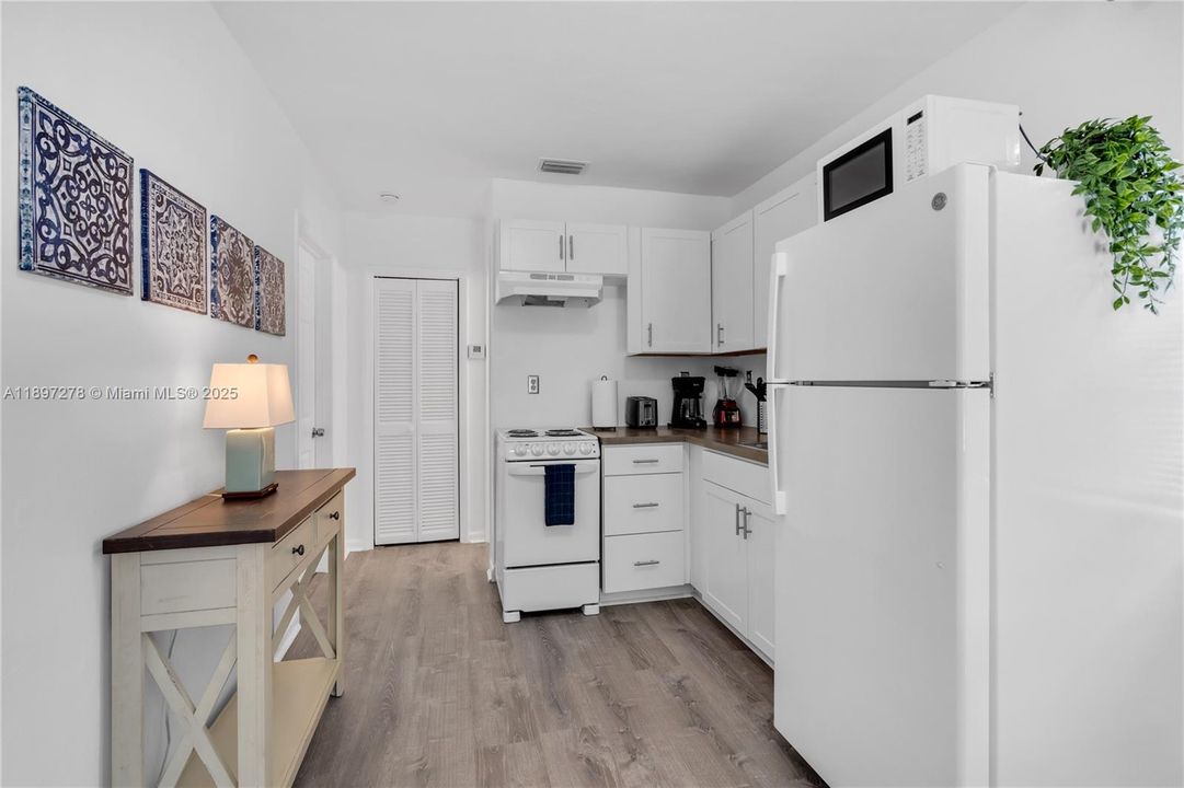 最近租的: $2,000 (2 贝兹, 1 浴室, 2985 平方英尺)