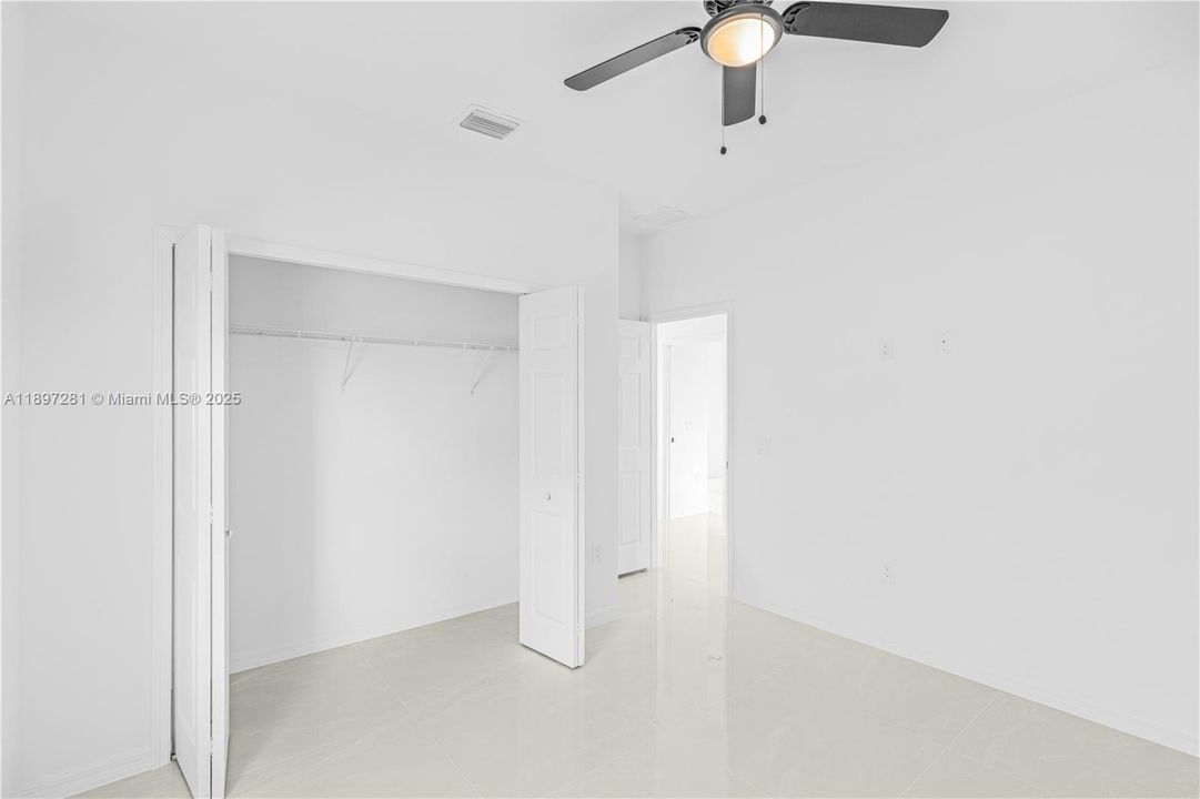 For Sale: $309,900 (3 beds, 2 baths, 1410 Square Feet)