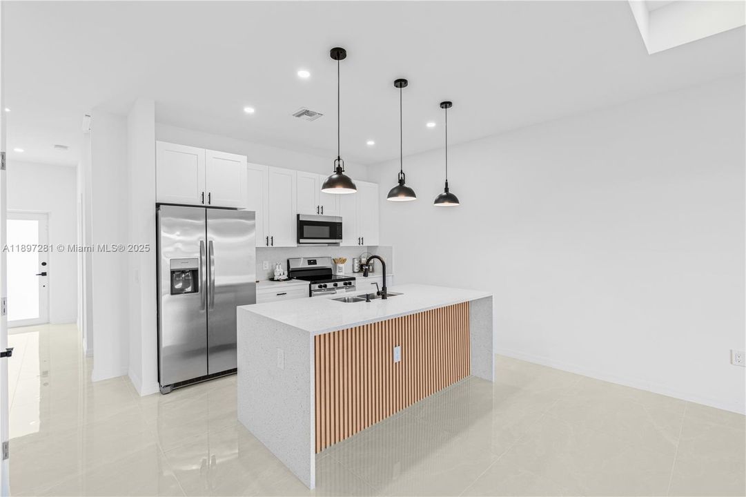 For Sale: $309,900 (3 beds, 2 baths, 1410 Square Feet)