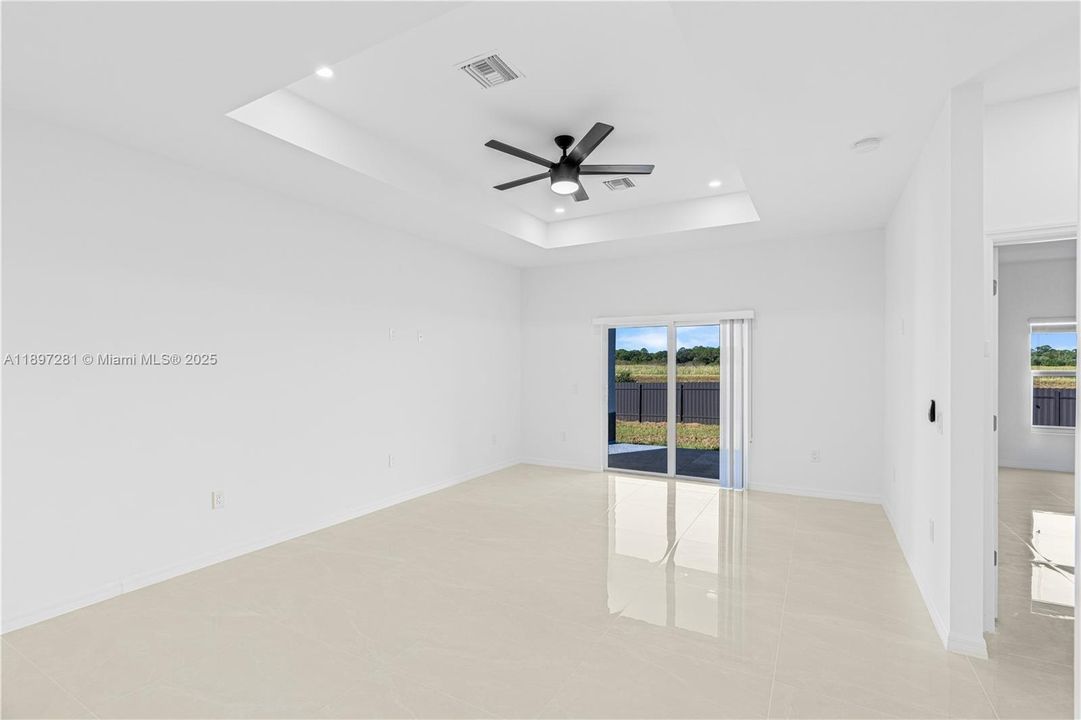 For Sale: $309,900 (3 beds, 2 baths, 1410 Square Feet)