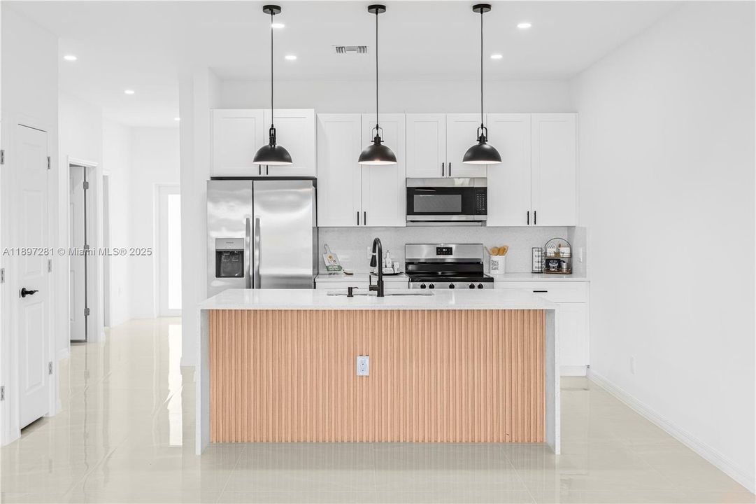 For Sale: $309,900 (3 beds, 2 baths, 1410 Square Feet)