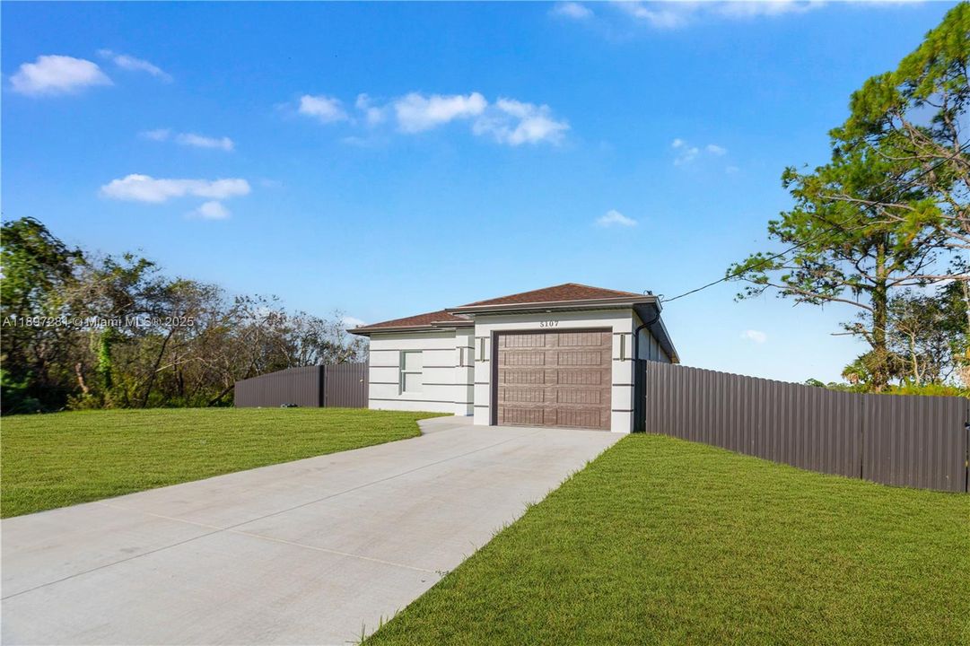 For Sale: $309,900 (3 beds, 2 baths, 1410 Square Feet)