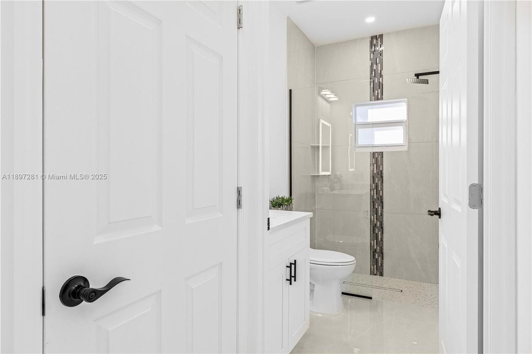 For Sale: $309,900 (3 beds, 2 baths, 1410 Square Feet)