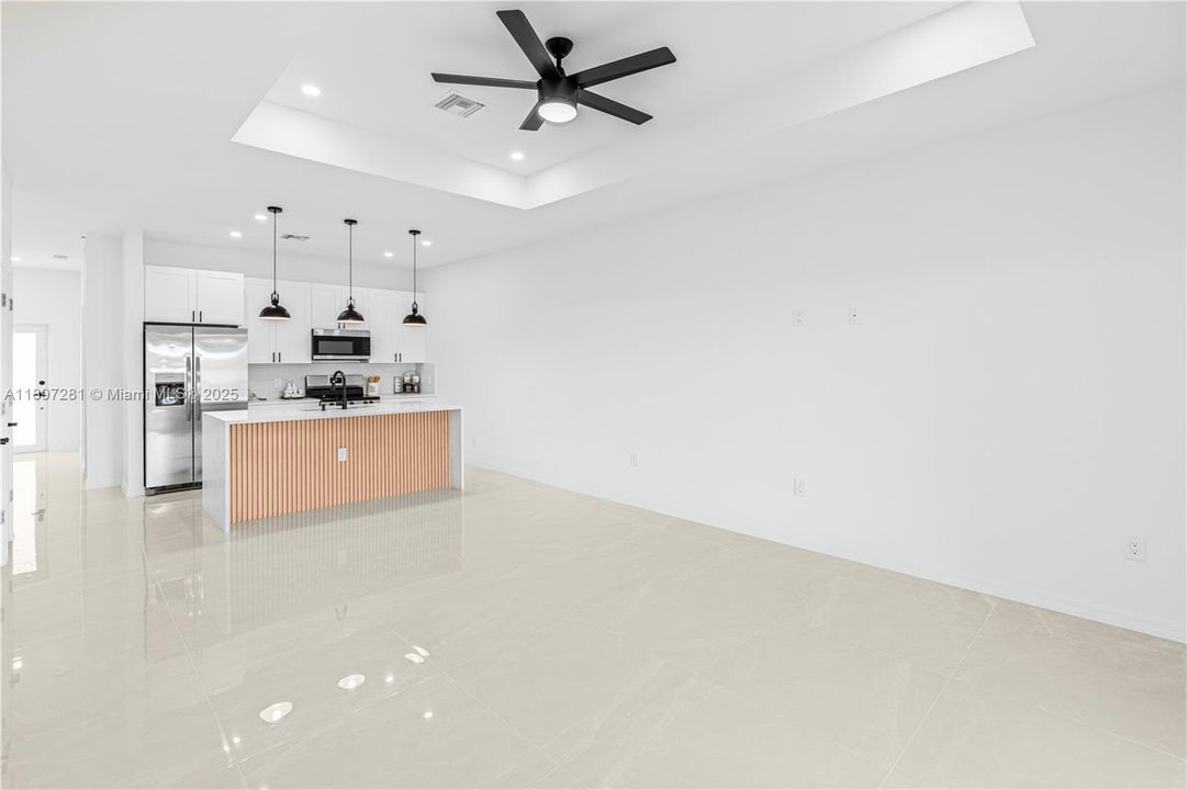 For Sale: $309,900 (3 beds, 2 baths, 1410 Square Feet)