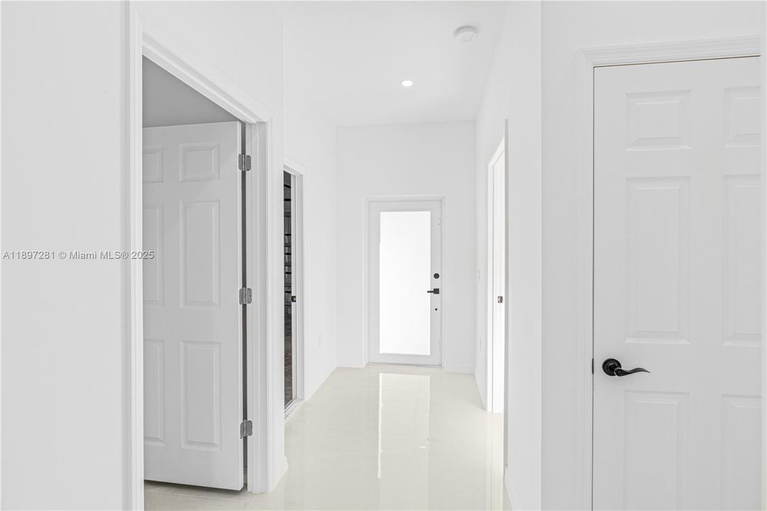 For Sale: $309,900 (3 beds, 2 baths, 1410 Square Feet)