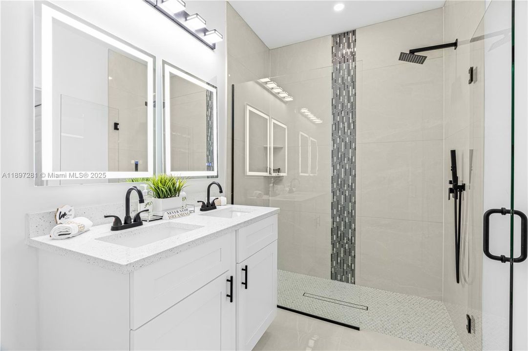 For Sale: $309,900 (3 beds, 2 baths, 1410 Square Feet)