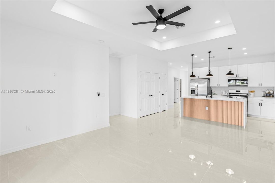 For Sale: $309,900 (3 beds, 2 baths, 1410 Square Feet)