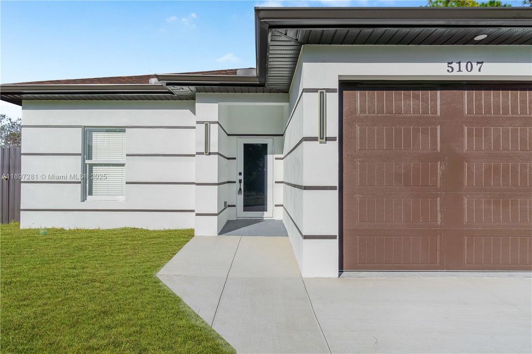 For Sale: $309,900 (3 beds, 2 baths, 1410 Square Feet)