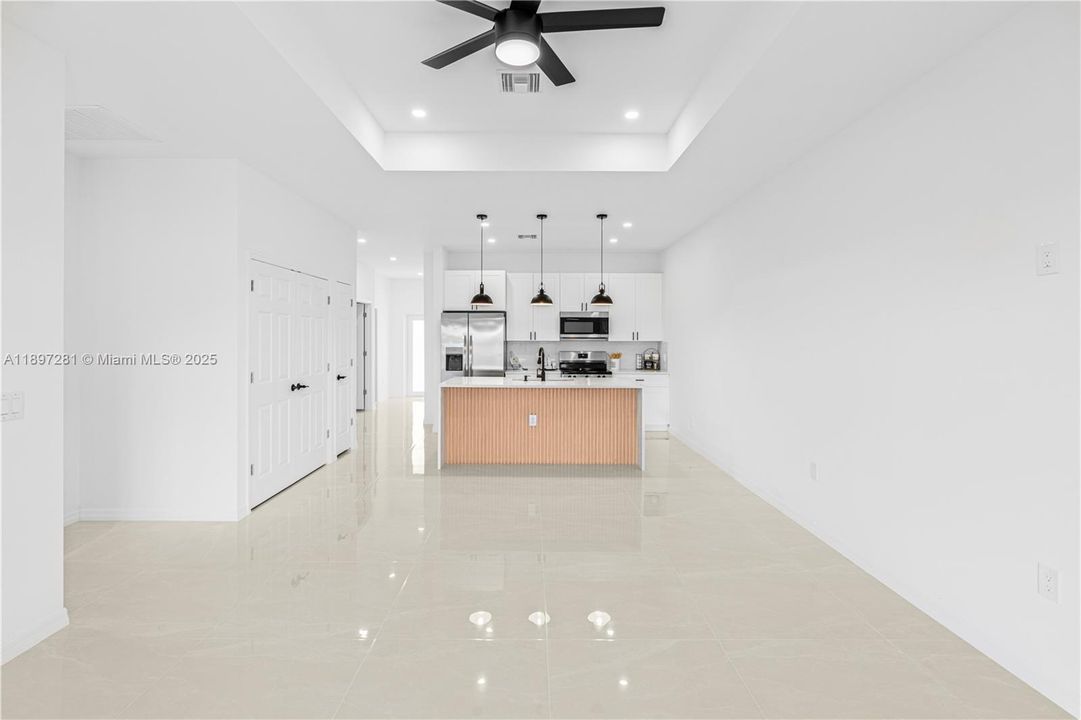 For Sale: $309,900 (3 beds, 2 baths, 1410 Square Feet)