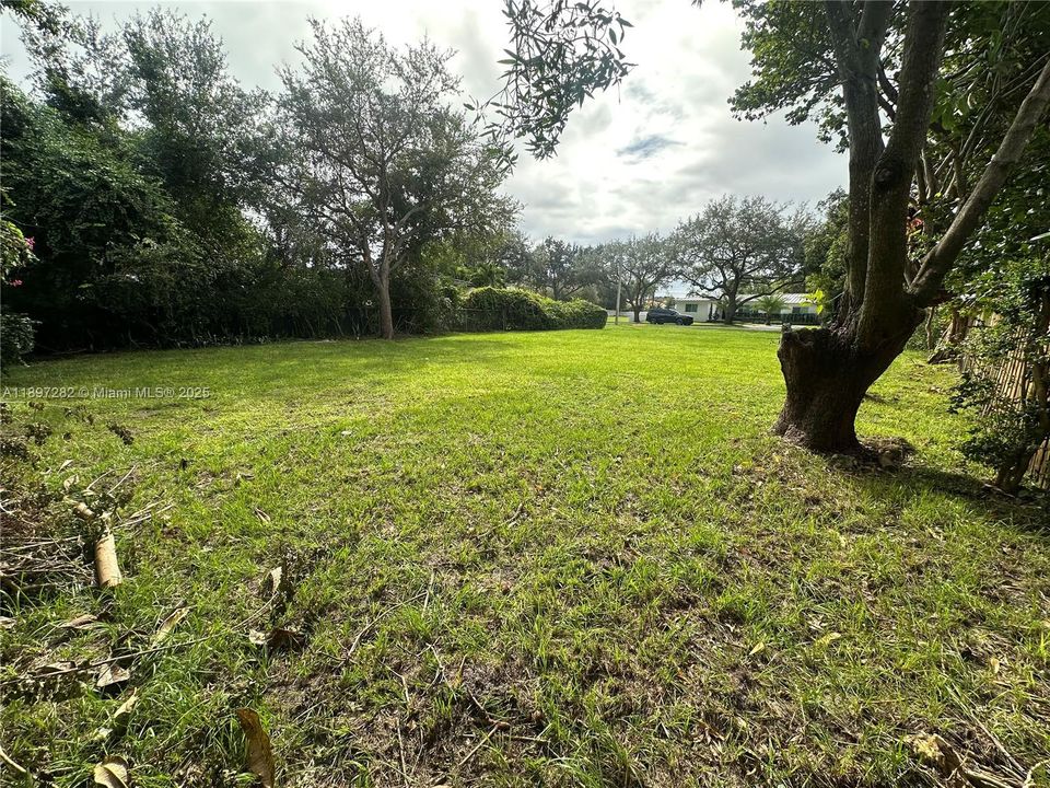 最近售出: $1,400,000 (0.20 acres)