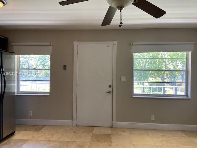 出租: $1,480 (1 贝兹, 1 浴室, 427 平方英尺)