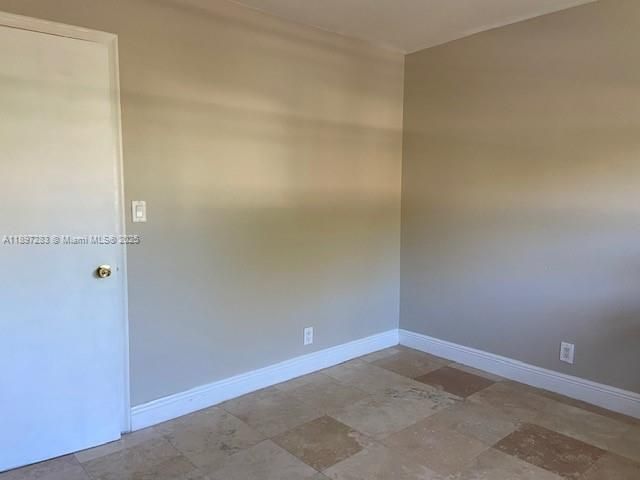 出租: $1,480 (1 贝兹, 1 浴室, 427 平方英尺)