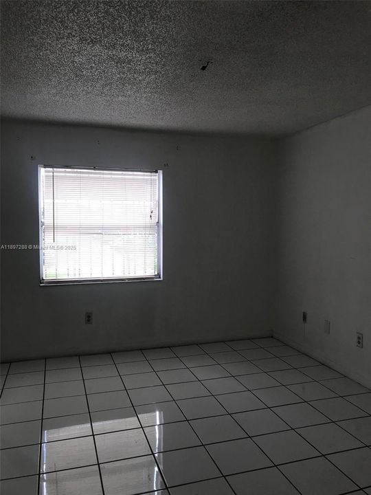 Недавно арендовано: $2,100 (2 спален, 1 ванн, 871 Квадратных фут)