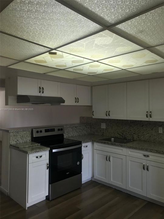 Недавно арендовано: $2,100 (2 спален, 1 ванн, 871 Квадратных фут)