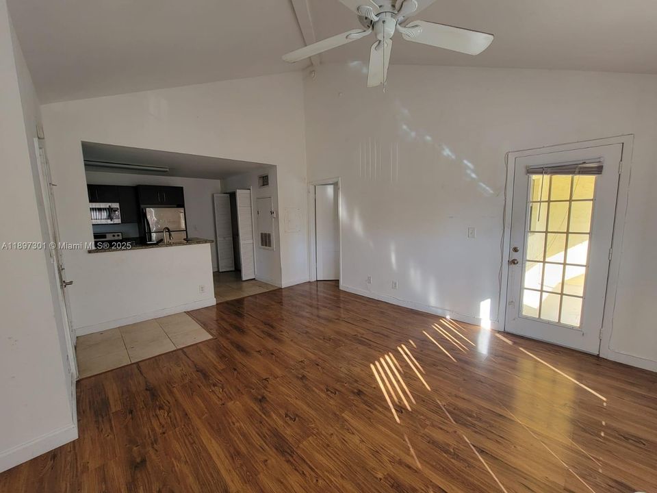 Recientemente alquilado: $1,600 (1 camas, 1 baños, 595 Pies cuadrados)