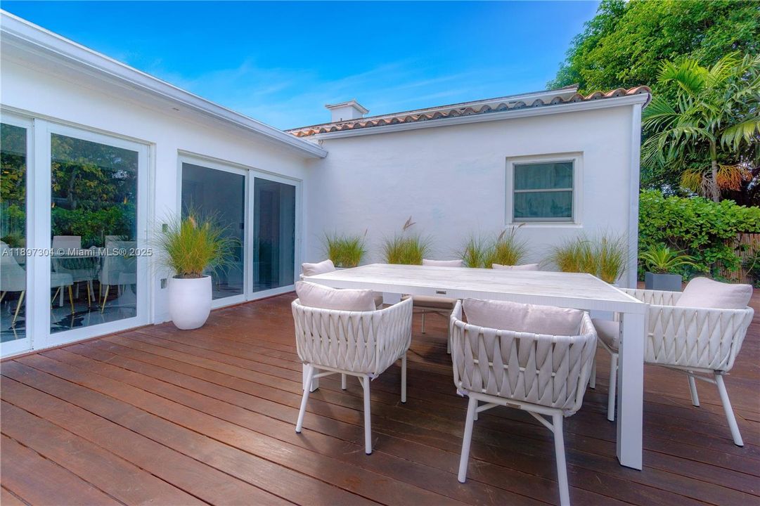 For Rent: $15,500 (3 beds, 3 baths, 2000 Square Feet)