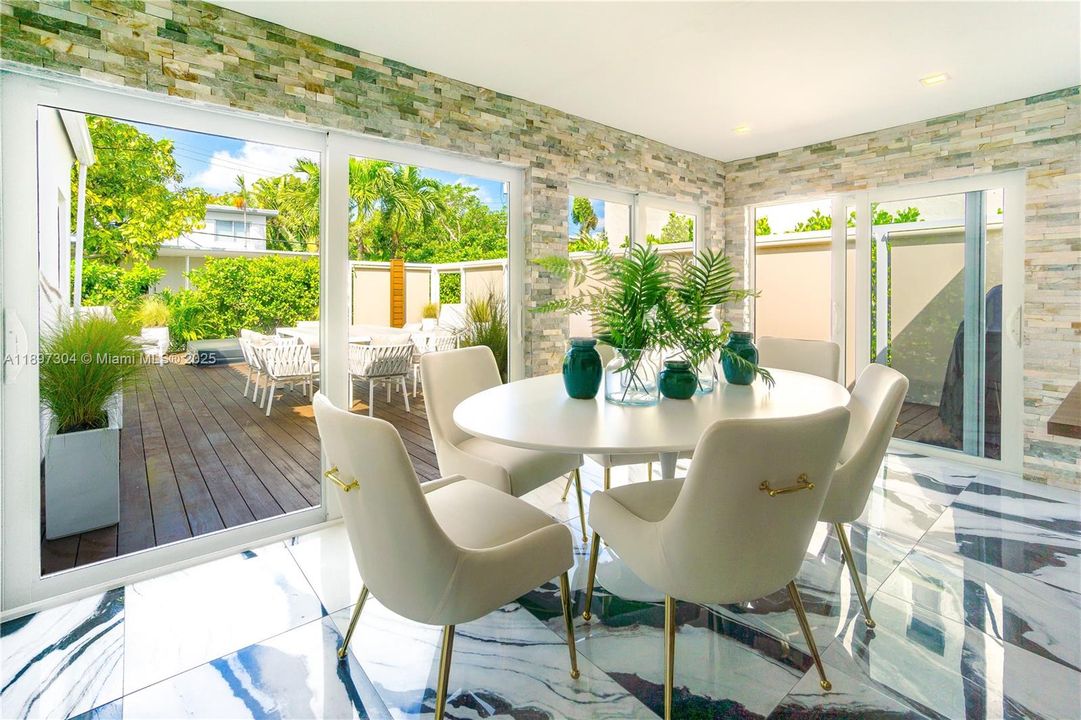 For Rent: $15,500 (3 beds, 3 baths, 2000 Square Feet)