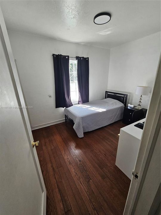 最近售出: $649,000 (4 贝兹, 2 浴室, 1326 平方英尺)