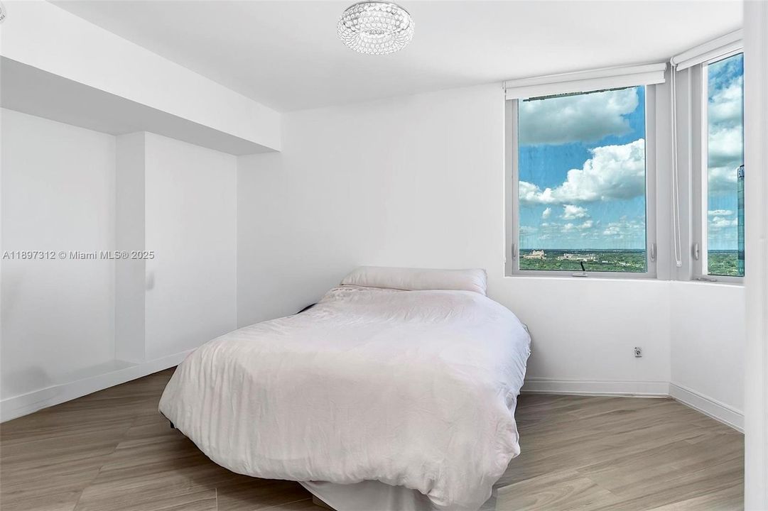 For Sale: $545,000 (2 beds, 2 baths, 1467 Square Feet)