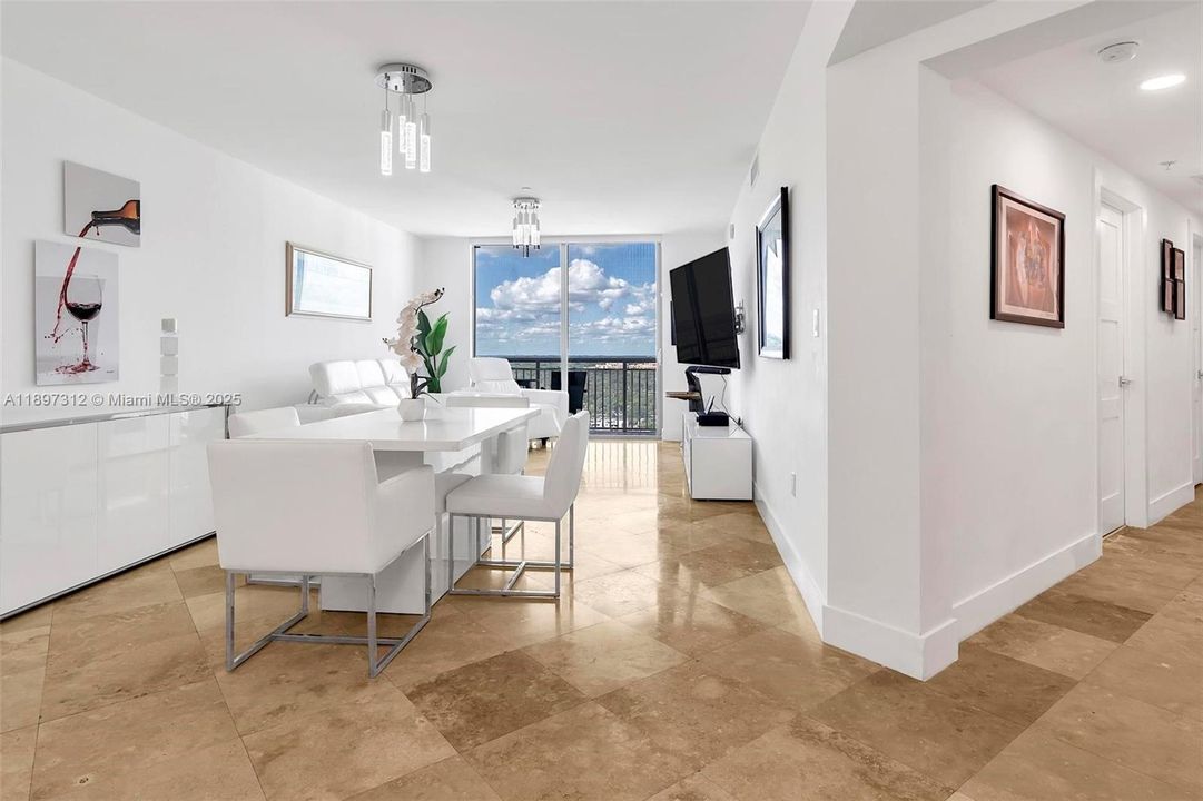 For Sale: $545,000 (2 beds, 2 baths, 1467 Square Feet)