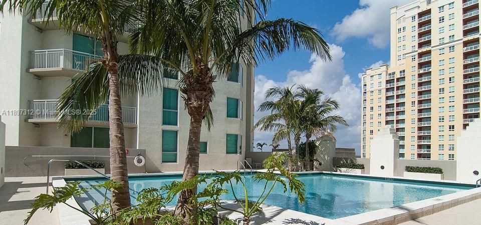 For Sale: $545,000 (2 beds, 2 baths, 1467 Square Feet)