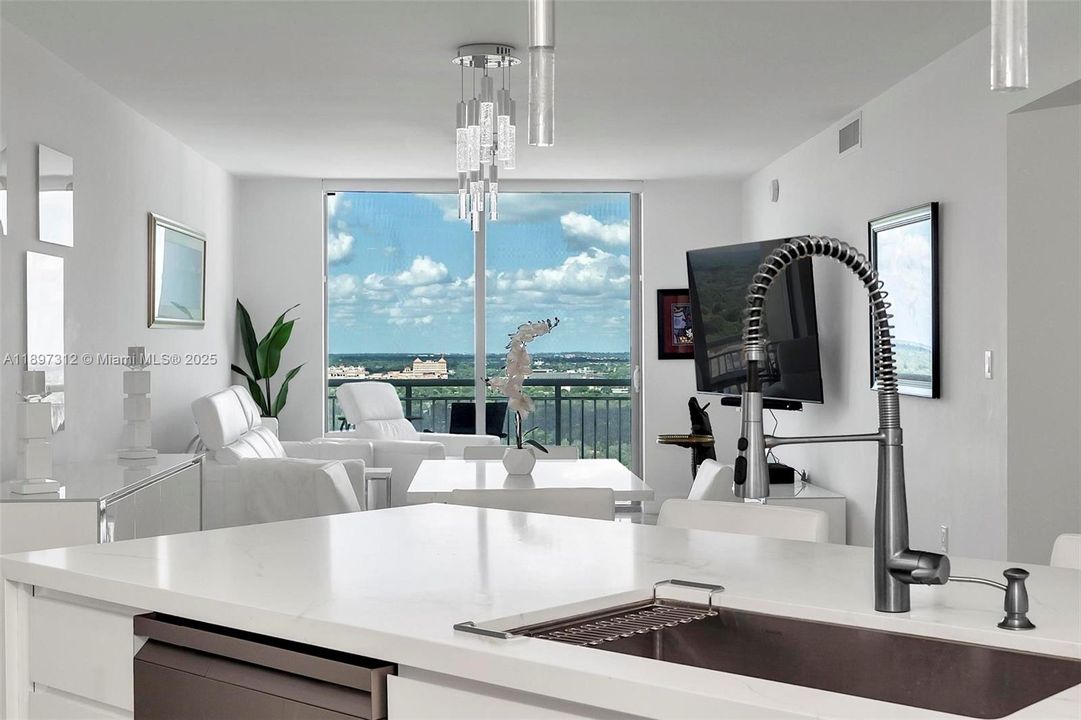 For Sale: $545,000 (2 beds, 2 baths, 1467 Square Feet)