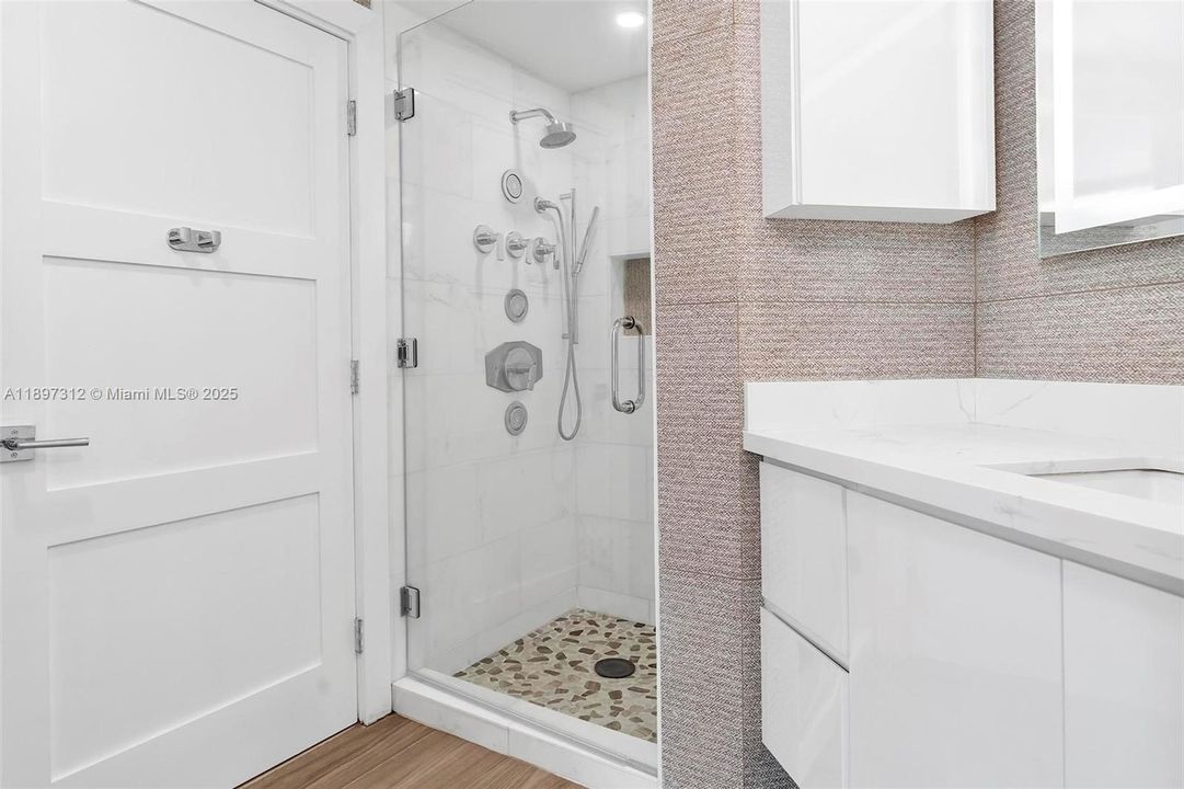 For Sale: $545,000 (2 beds, 2 baths, 1467 Square Feet)