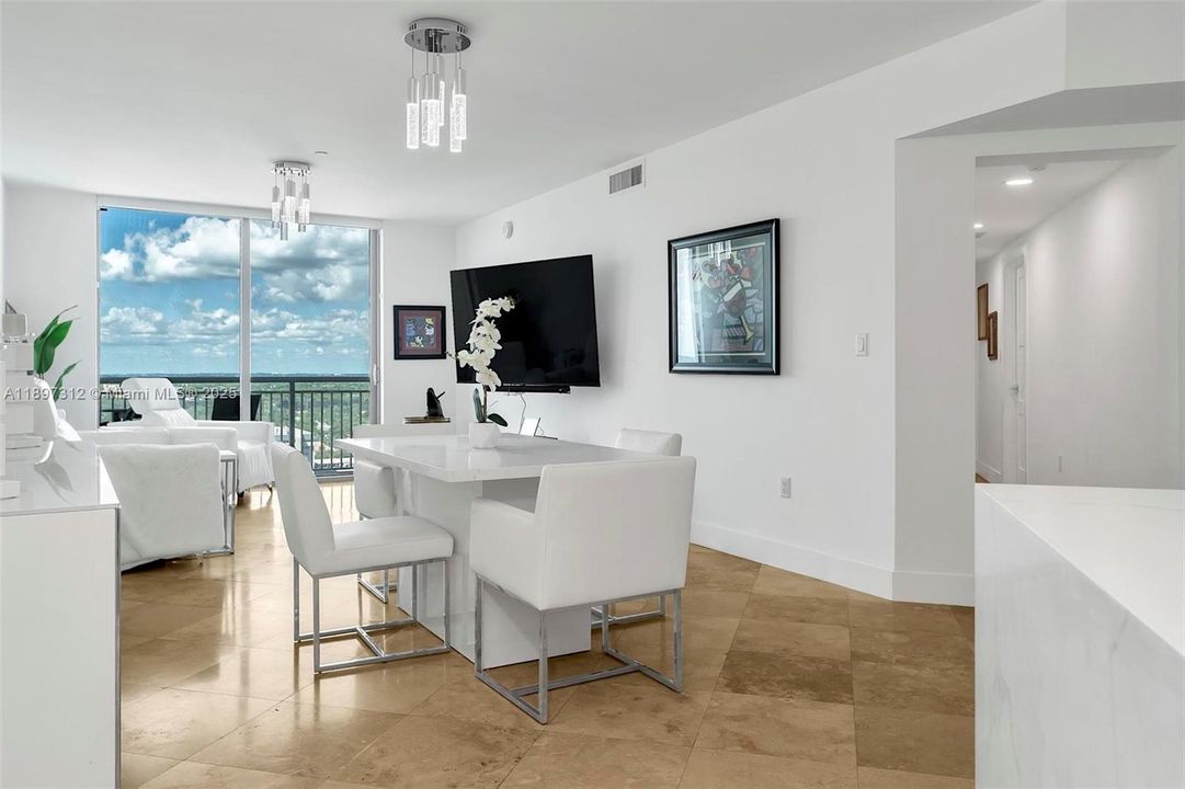 For Sale: $545,000 (2 beds, 2 baths, 1467 Square Feet)