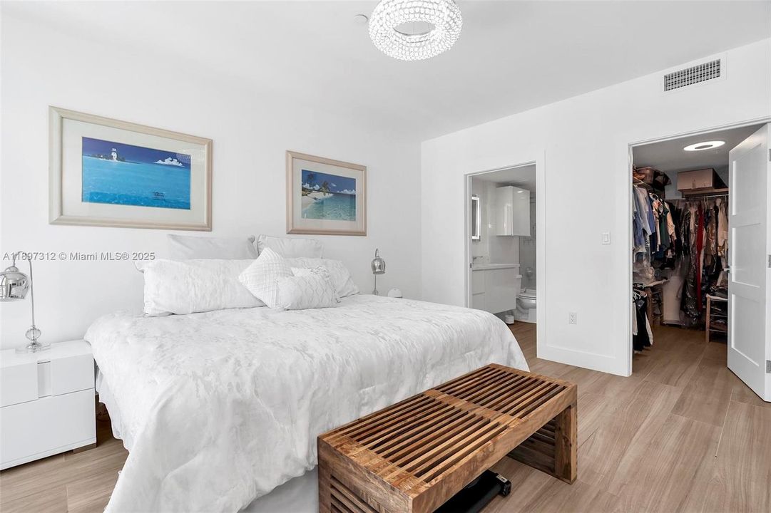 For Sale: $545,000 (2 beds, 2 baths, 1467 Square Feet)