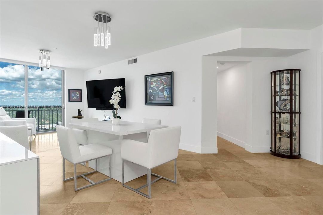 For Sale: $545,000 (2 beds, 2 baths, 1467 Square Feet)