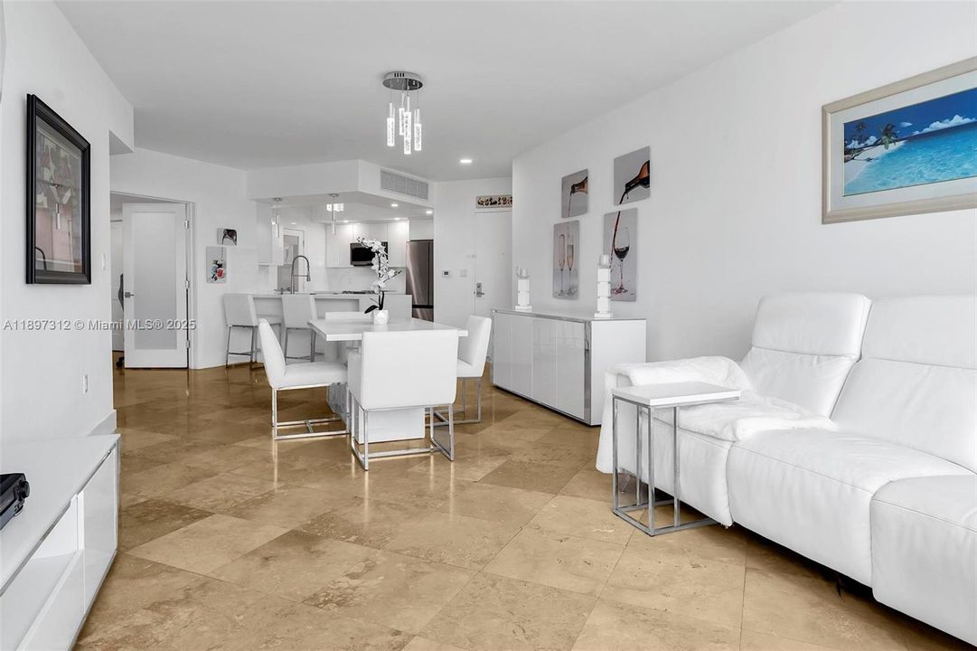 For Sale: $545,000 (2 beds, 2 baths, 1467 Square Feet)