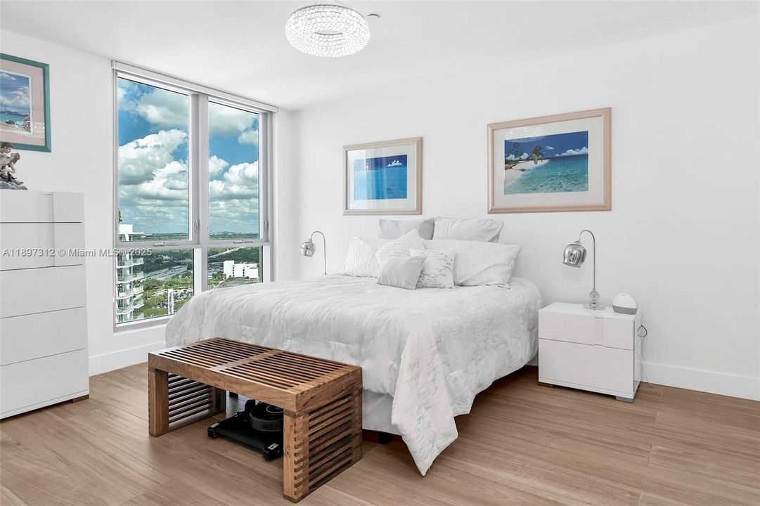 For Sale: $545,000 (2 beds, 2 baths, 1467 Square Feet)