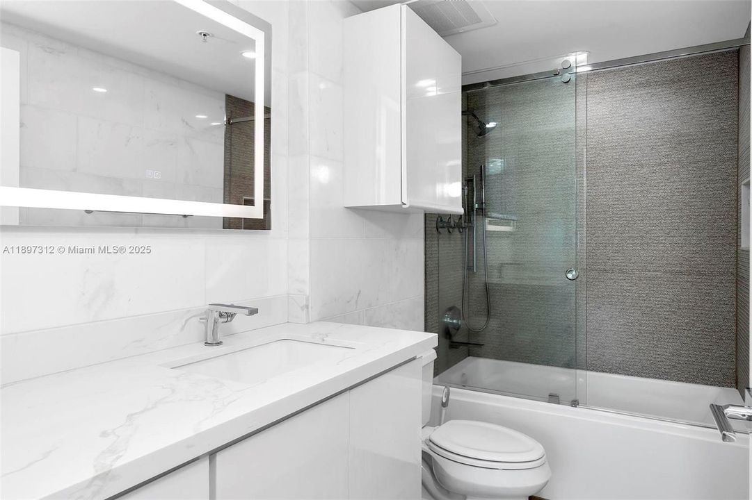 For Sale: $545,000 (2 beds, 2 baths, 1467 Square Feet)