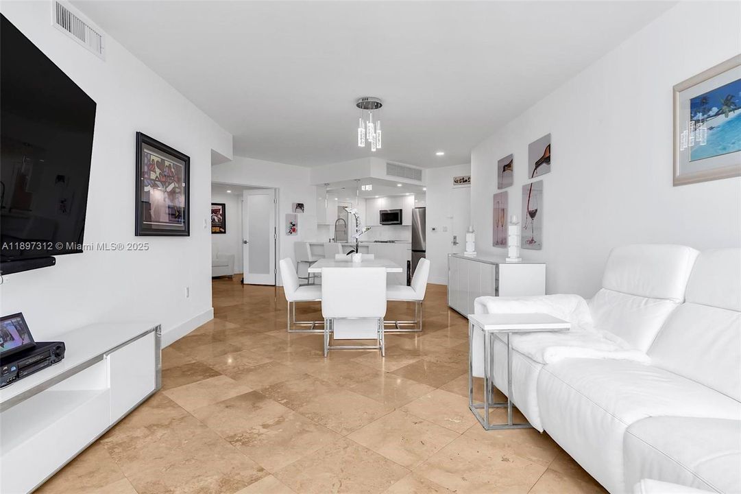 For Sale: $545,000 (2 beds, 2 baths, 1467 Square Feet)