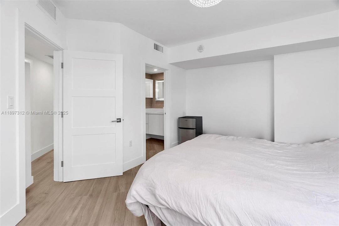 For Sale: $545,000 (2 beds, 2 baths, 1467 Square Feet)