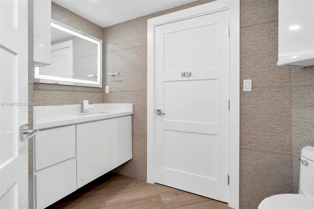 For Sale: $545,000 (2 beds, 2 baths, 1467 Square Feet)