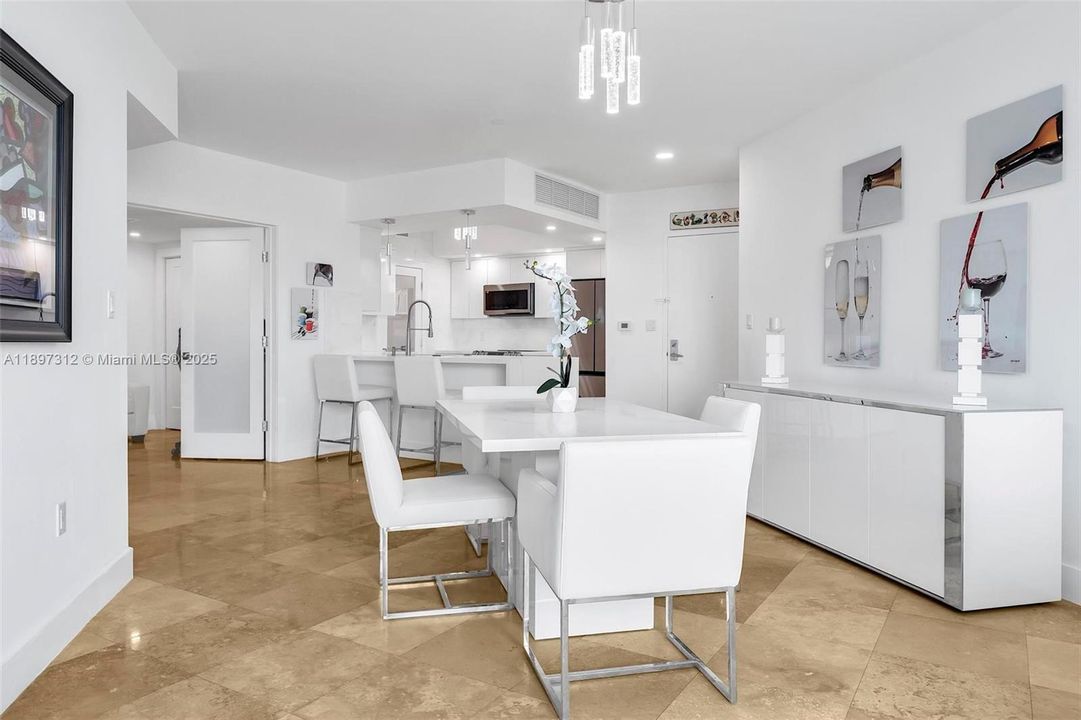 For Sale: $545,000 (2 beds, 2 baths, 1467 Square Feet)