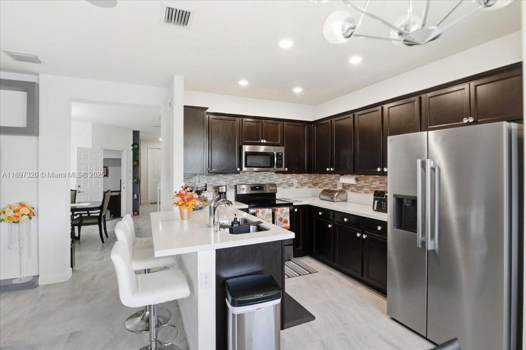 Active With Contract: $579,900 (5 beds, 2 baths, 1921 Square Feet)