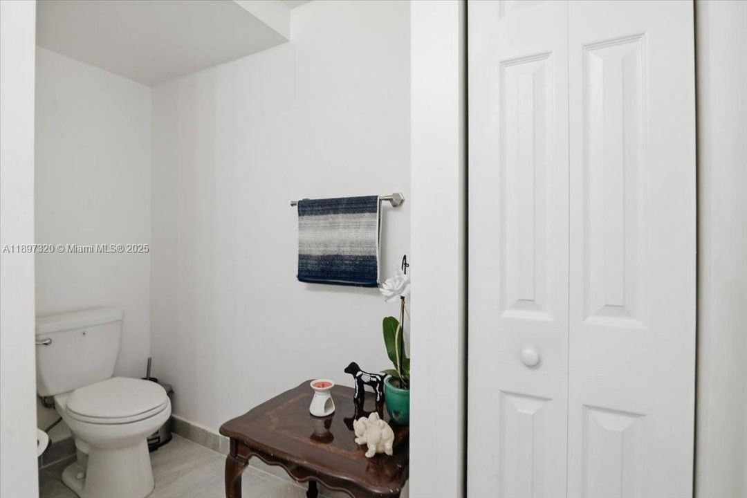 Active With Contract: $579,900 (5 beds, 2 baths, 1921 Square Feet)