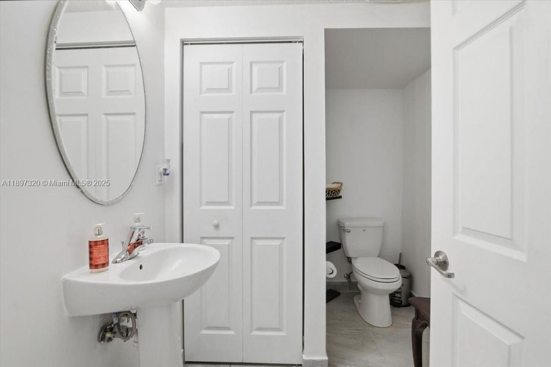 Active With Contract: $579,900 (5 beds, 2 baths, 1921 Square Feet)