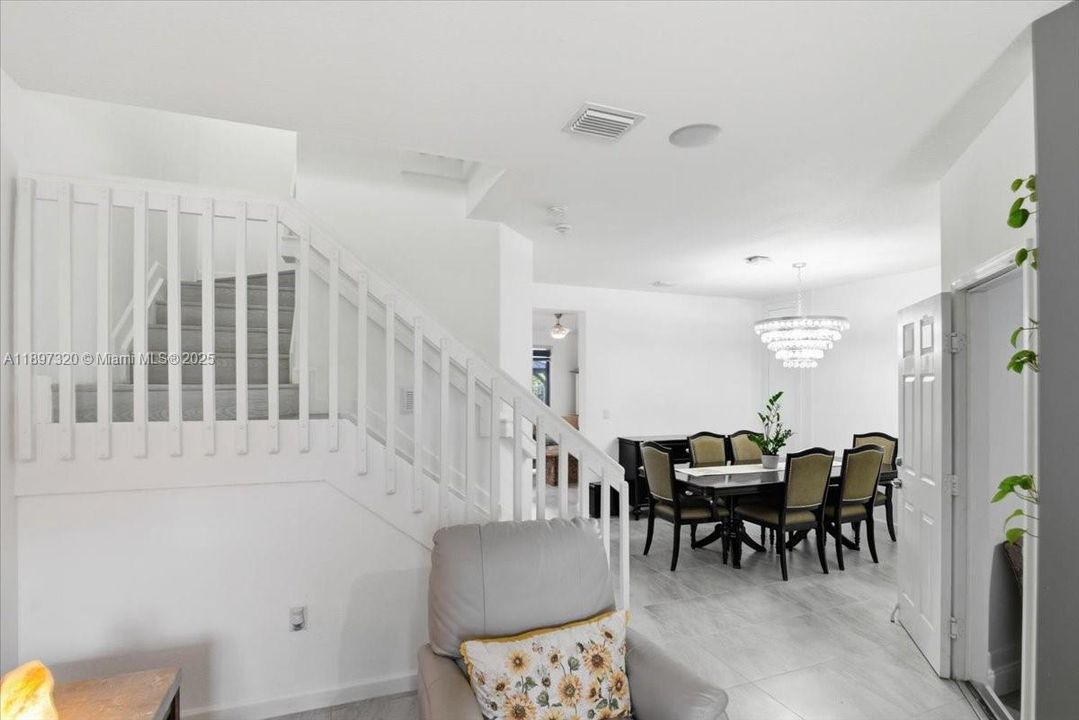 Active With Contract: $579,900 (5 beds, 2 baths, 1921 Square Feet)