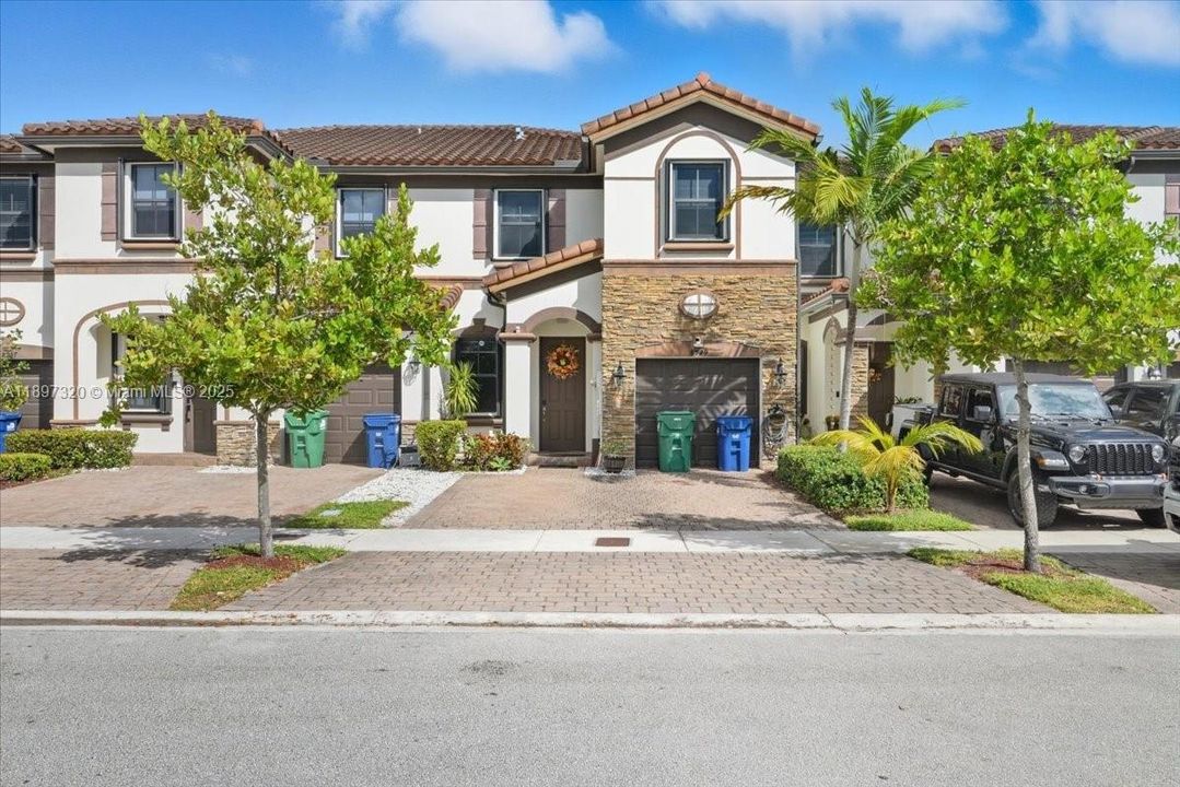 Active With Contract: $579,900 (5 beds, 2 baths, 1921 Square Feet)