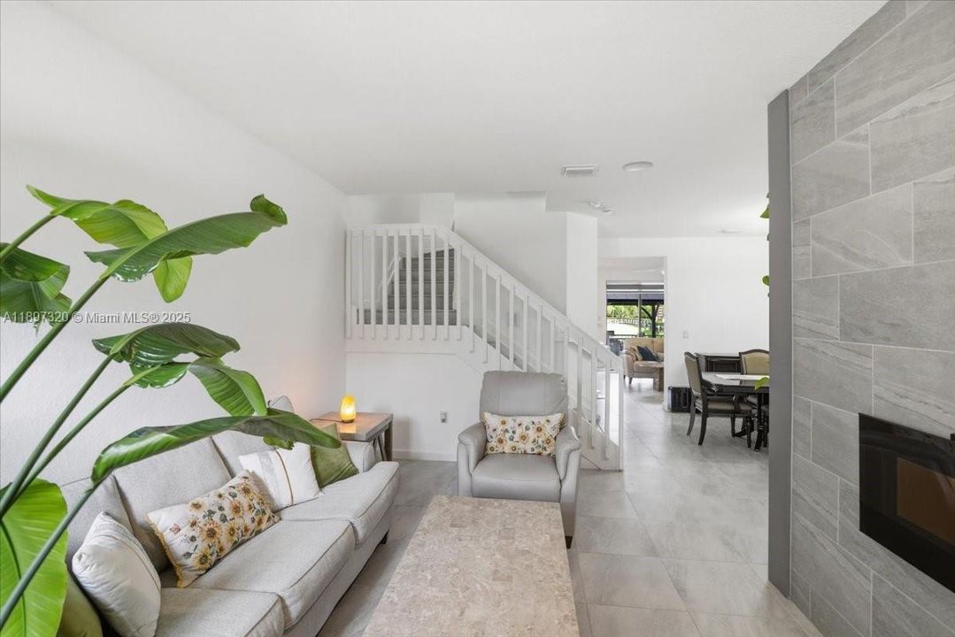 Active With Contract: $579,900 (5 beds, 2 baths, 1921 Square Feet)